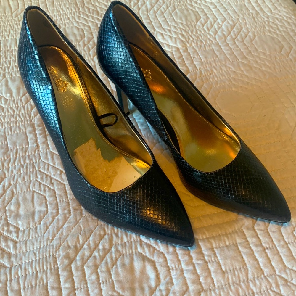 Black 3” high heels in good shape